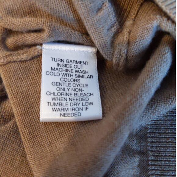 Daniel Cremieux Men's Size L 100% Merino Wool V-Neck Tan Sweater - Picture 5 of 9